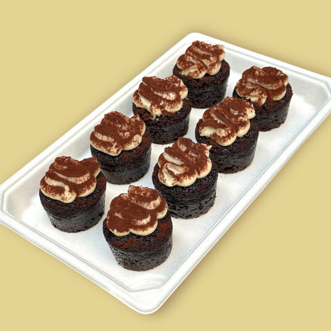 Мини Гинес кексчета с глазура с маскарпоне и Бейлис (Плато с 8 бр.)