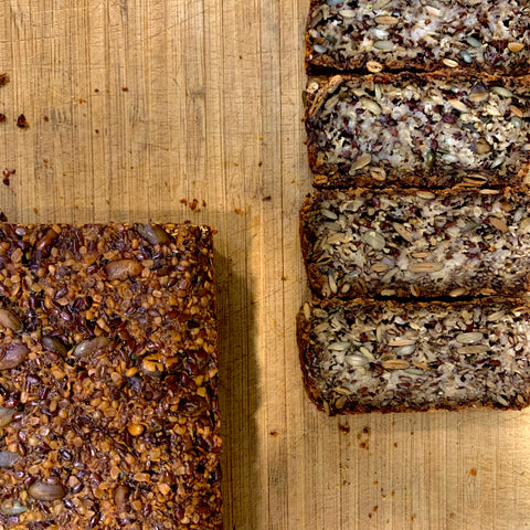 Хляб със семена