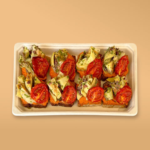 Брускети с артишок, ромеско сос, печени чери домати (Плато с 8 бр.)