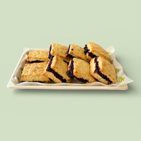 Скон с рикота и боровинки (кутия с 8 броя)